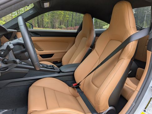 Certified 2025 Porsche 911 GT3 RWD image 5