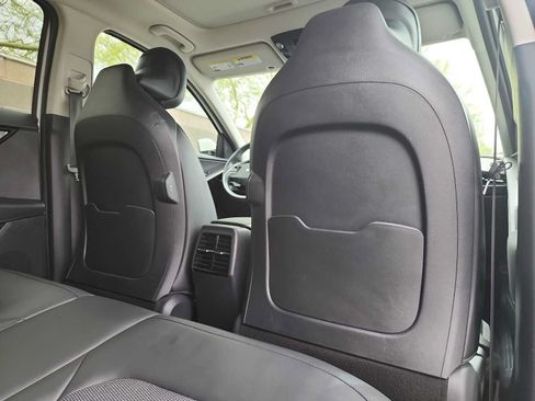 Used 2023 Kia Niro EX Touring FWD image 16