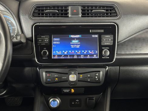Used 2019 Nissan Leaf SV FWD image 14