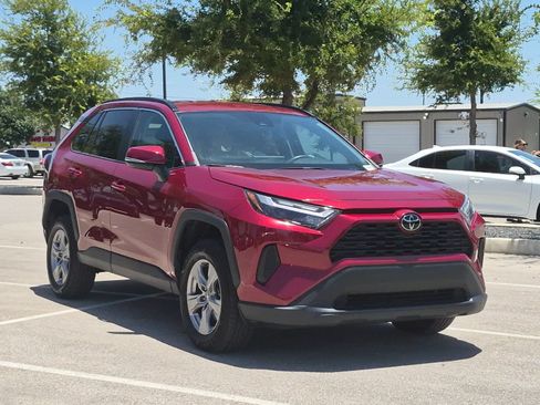 Used 2025 Toyota RAV4 XLE FWD image 7