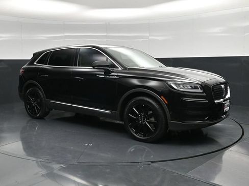 Used 2023 Lincoln Nautilus Reserve AWD/4WD image 3