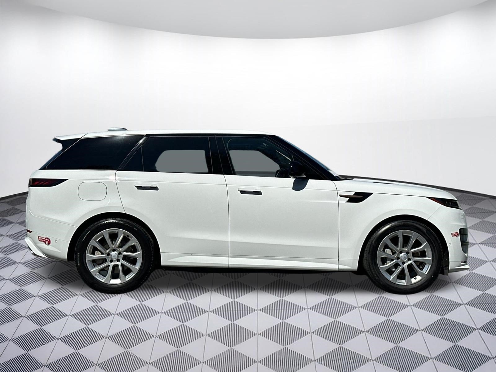 Used 2025 Land Rover Range Rover Sport Dynamic SE AWD/4WD image 8
