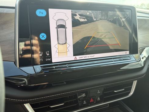 New 2026 Volkswagen Atlas SE image 18