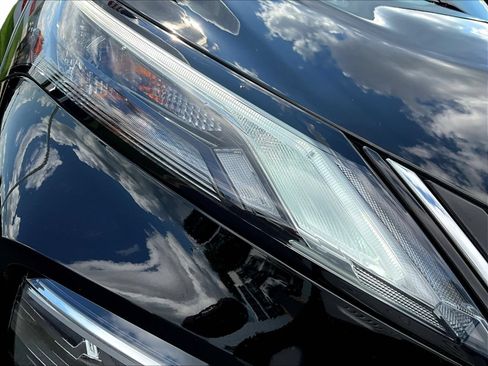 Certified 2023 Nissan Rogue SV AWD/4WD image 34