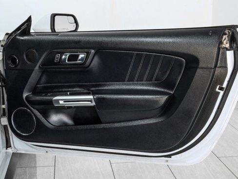 Used 2018 Ford Mustang GT Premium w/ Black Accent Package RWD image 36