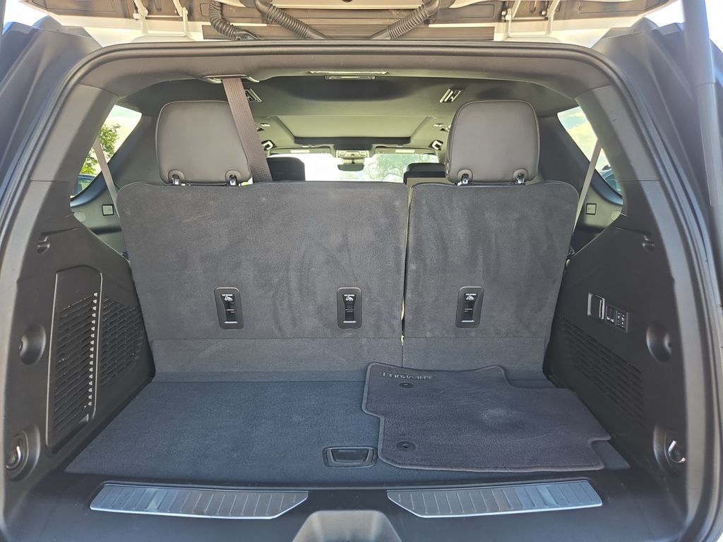Used 2024 Chevrolet Tahoe High Country w/ Advanced Technology Package AWD/4WD image 24