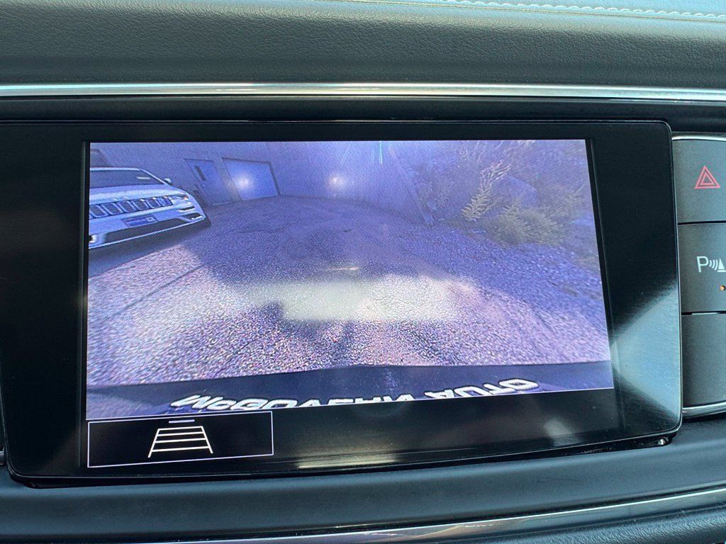 Used 2020 Buick Enclave Essence AWD/4WD image 31