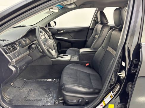 Used 2014 Toyota Camry SE image 15