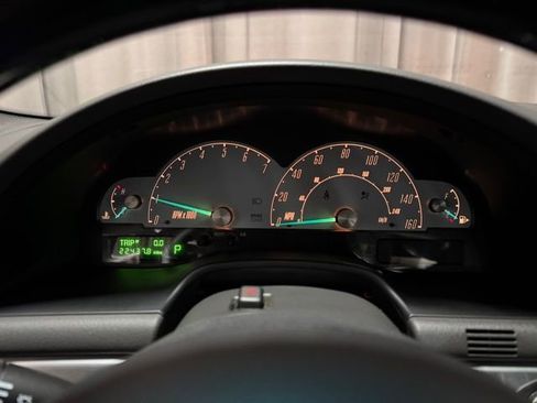 Used 2002 Ford Thunderbird image 18