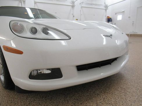 Used 2006 Chevrolet Corvette Convertible w/ Preferred Equipment Group image 6