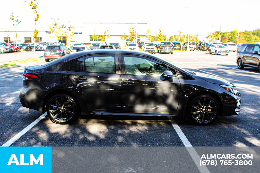 Used 2025 Toyota Corolla SE w/ Convenience Package FWD image 8