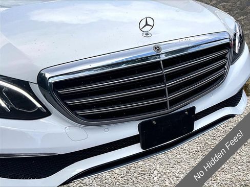 Used 2018 Mercedes-Benz E 400 4MATIC Sedan w/ Premium 1 Package image 24