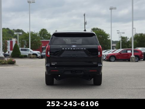 Used 2025 Ford Expedition Max Active AWD/4WD image 6