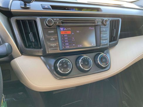 Used 2013 Toyota RAV4 LE image 19