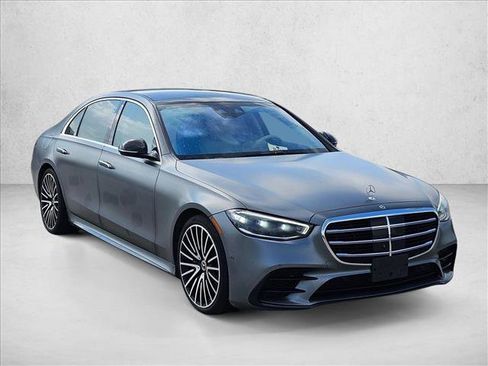 Used 2022 Mercedes-Benz S 580 4MATIC Sedan image 3
