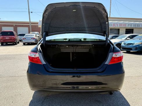 Used 2017 Toyota Camry LE image 30