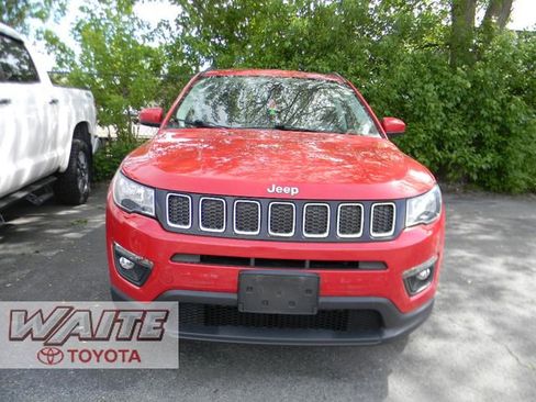 Used 2019 Jeep Compass Latitude w/ Popular Equipment Group AWD/4WD image 3