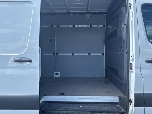 Used 2024 Mercedes-Benz Sprinter 2500 image 19