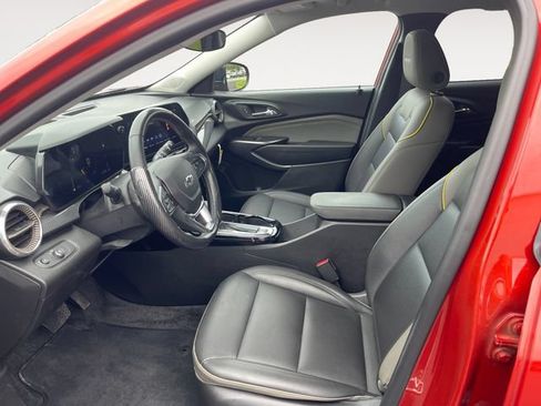Used 2024 Chevrolet Trax ACTIV FWD image 9