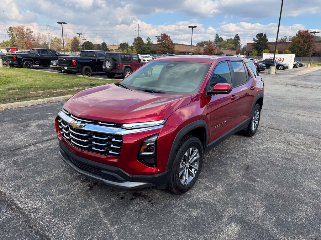 Used 2026 Chevrolet Equinox LT w/ Convenience Package II FWD image 3