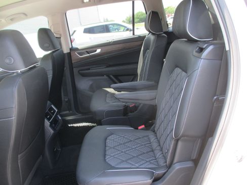 Used 2025 Volkswagen Atlas SEL Premium R-Line AWD/4WD image 11