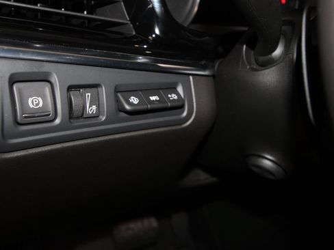 Used 2023 Cadillac XT6 Premium Luxury w/ Platinum Package FWD image 9