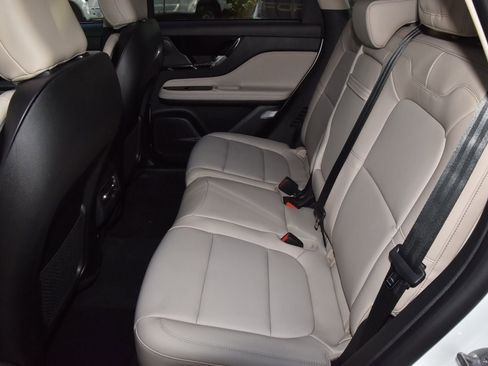 New 2026 Lincoln Corsair Premiere image 14