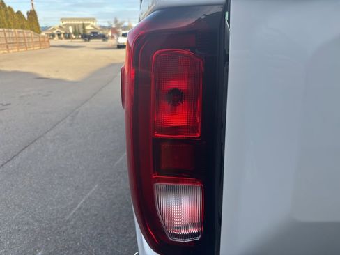 Used 2021 GMC Sierra 1500 SLE image 9