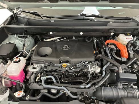 Used 2023 Toyota RAV4 XLE Premium image 11