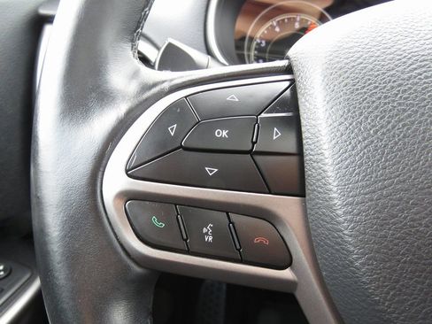 Used 2019 Jeep Cherokee Limited w/ Technology Group image 22