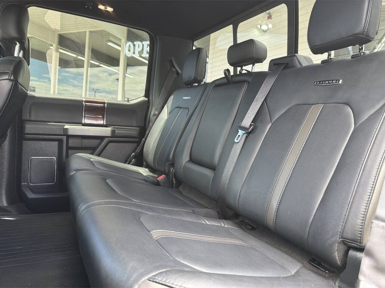 Used 2016 Ford F150 Platinum w/ Equipment Group 701A Luxury AWD/4WD image 24
