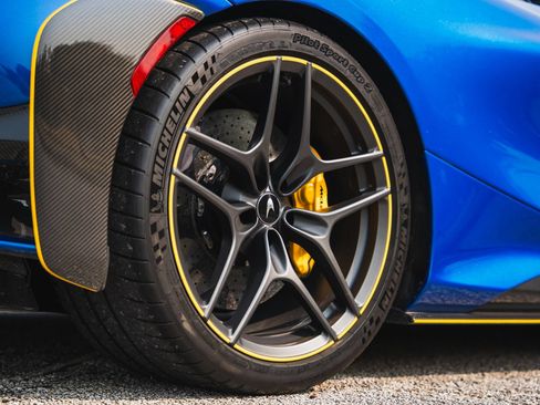 Used 2022 McLaren 765LT RWD image 27
