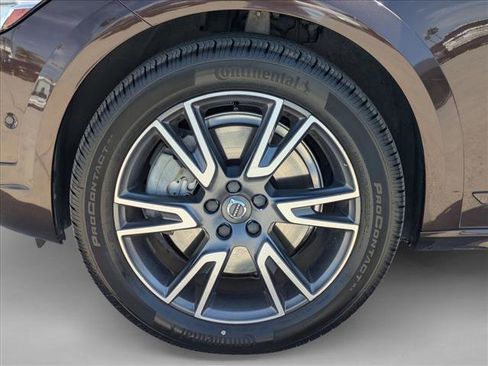 Used 2017 Volvo V90 T6 Cross Country image 26