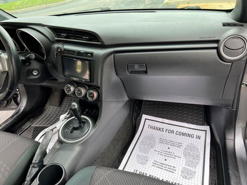 Used 2011 Scion tC FWD image 27