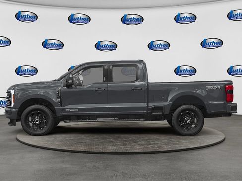 Used 2025 Ford F250 XLT AWD/4WD image 3