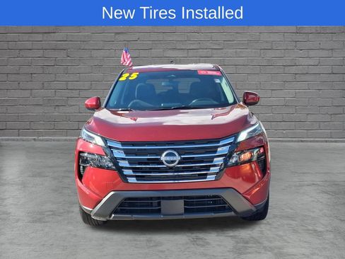 Used 2026 Nissan Rogue SV FWD image 2