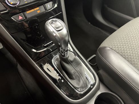 Used 2020 Buick Encore Preferred FWD image 19