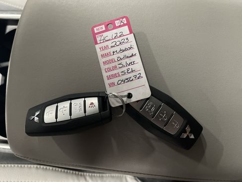 Used 2023 Mitsubishi Outlander SEL image 26