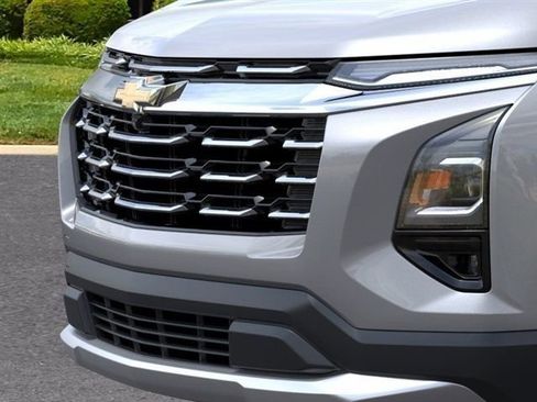 New 2026 Chevrolet Equinox LT w/ Safety and Technology Package FWD image 13