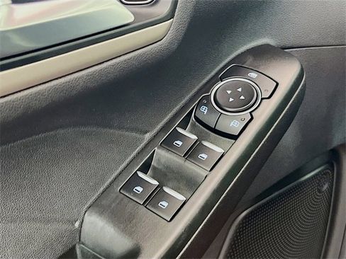 Used 2022 Ford Escape SEL image 17