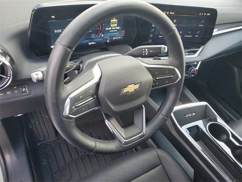 Certified 2025 Chevrolet Equinox LT w/ Convenience Package II image 19