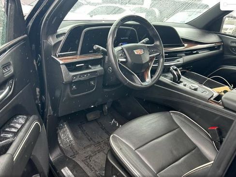 Used 2024 Cadillac Escalade Premium Luxury image 9