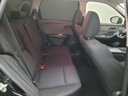 Used 2023 Nissan Rogue S image 19