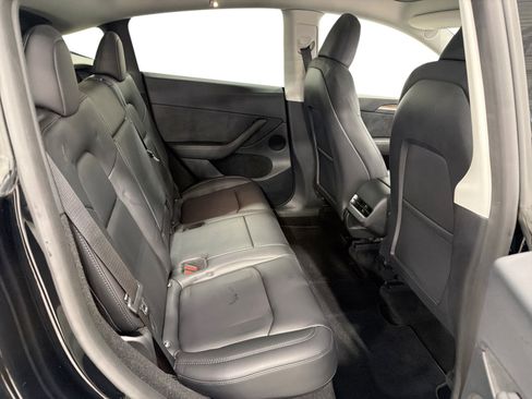 Certified 2023 Tesla Model Y Long Range AWD/4WD image 11