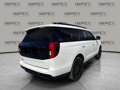 Used 2025 Ford Expedition Platinum w/ Stealth Appearance Package AWD/4WD image 5