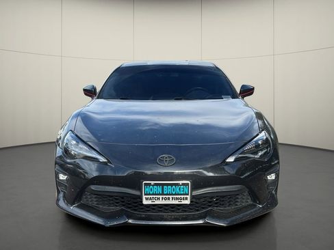 Used 2019 Toyota 86 image 2