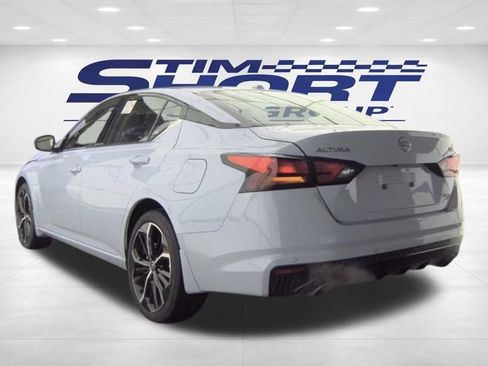 Used 2025 Nissan Altima 2.5 SR w/ SR Premium Package AWD/4WD image 9