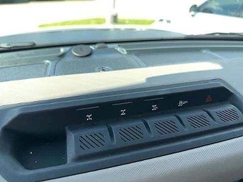 Used 2022 Ford Bronco Wildtrak image 13