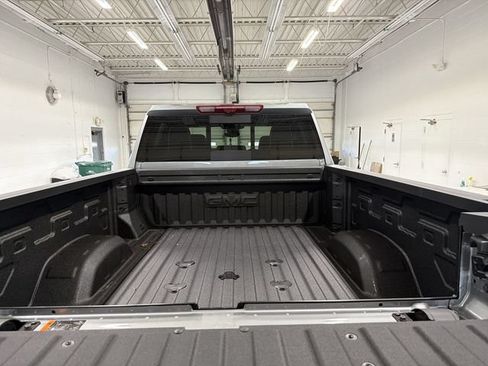 New 2026 GMC Sierra 2500 AT4X w/ LPO, Black Badging Package AWD/4WD image 15
