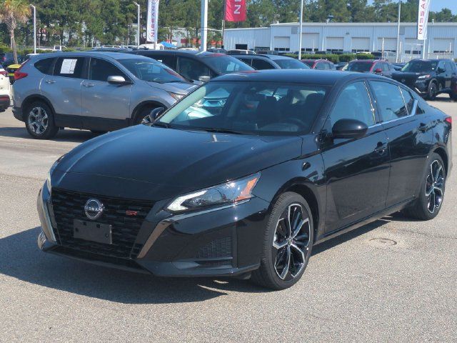 Used 2025 Nissan Altima 2.5 SR FWD image 7